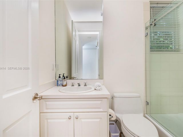 4-bedroom home for rent in Key Biscayne - 760 Glenridge Rd - MondialRealty