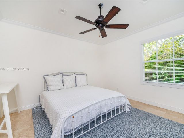 4-bedroom home for rent in Key Biscayne - 760 Glenridge Rd - MondialRealty