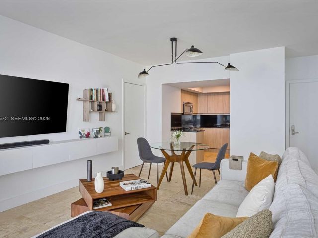 Apartment for sale  Unit #1606 - photo 7520289