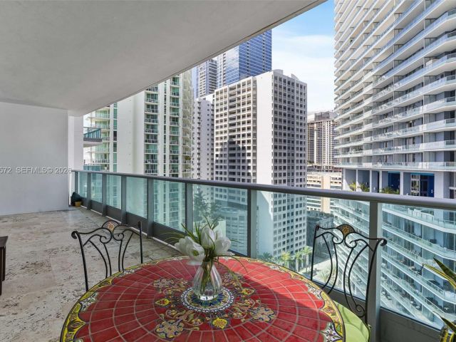 Apartment for sale  Unit #1606 - photo 7520297