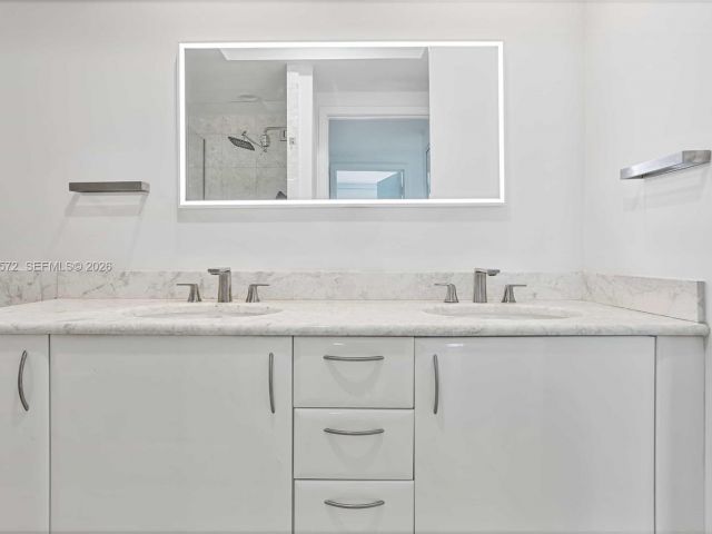 Apartment for sale  Unit #1606 - photo 7520304