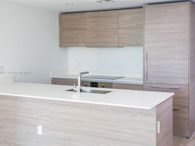 Apartment for rent  Unit #2702 - photo 7520331