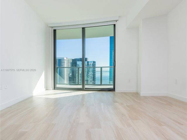 Apartment for rent  Unit #2702 - photo 7520333