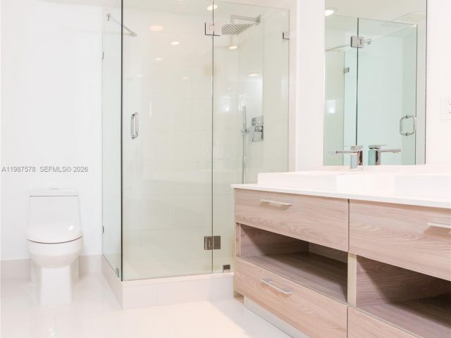 Apartment for rent  Unit #2702 - photo 7520339