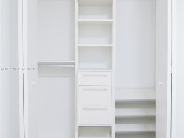 Apartment for rent  Unit #2702 - photo 7520347