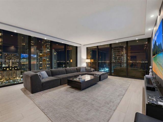 Apartment for sale  Unit #1601 - photo 7518886