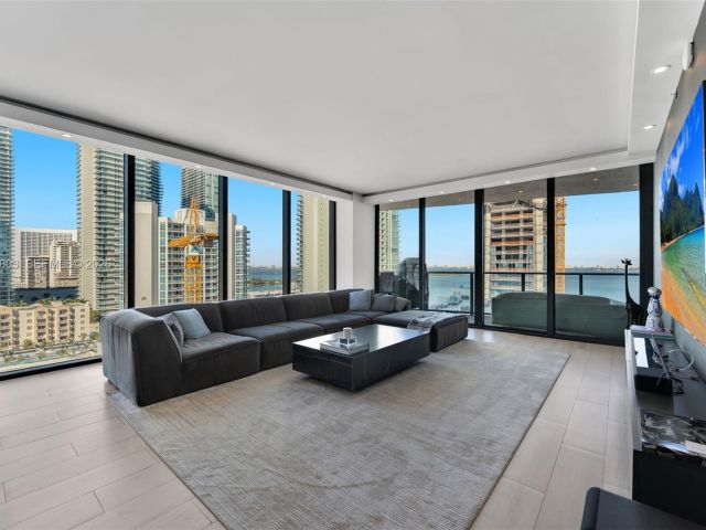 Apartment for sale  Unit #1601 - photo 7518887