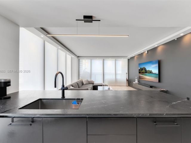 Apartment for sale  Unit #1601 - photo 7518894