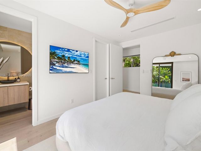 Home for sale at 4041 S Le Jeune Rd - photo 7518741