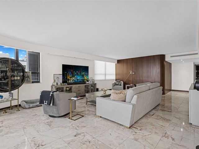 Apartment for sale  Unit #1207 - photo 7520100