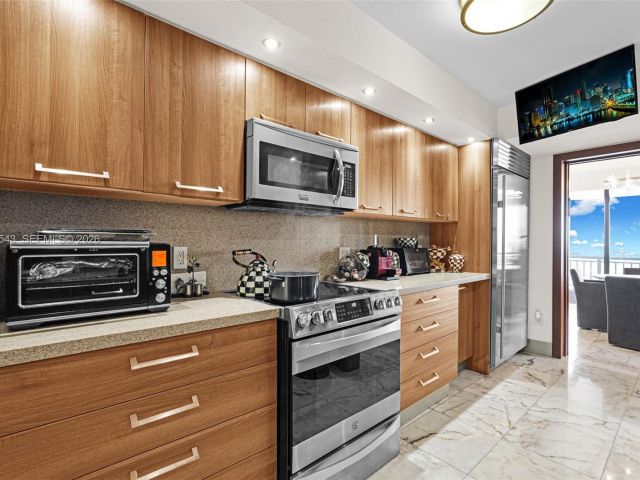 Apartment for sale  Unit #1207 - photo 7520102