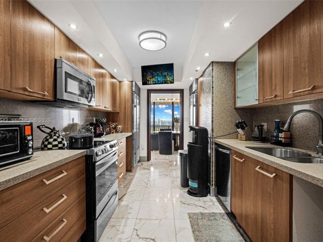 Apartment for sale  Unit #1207 - photo 7520103