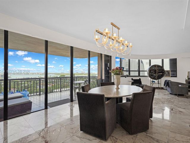 Apartment for sale  Unit #1207 - photo 7520104