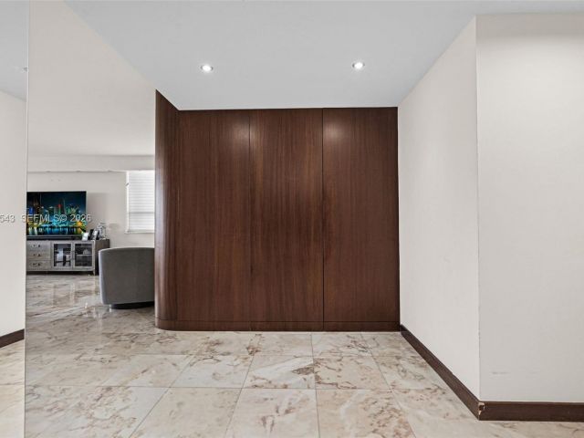 Apartment for sale  Unit #1207 - photo 7520105