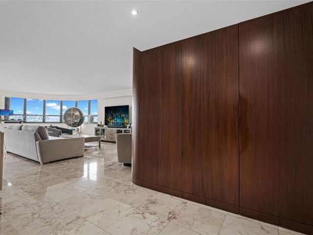 Apartment for sale  Unit #1207 - photo 7520106