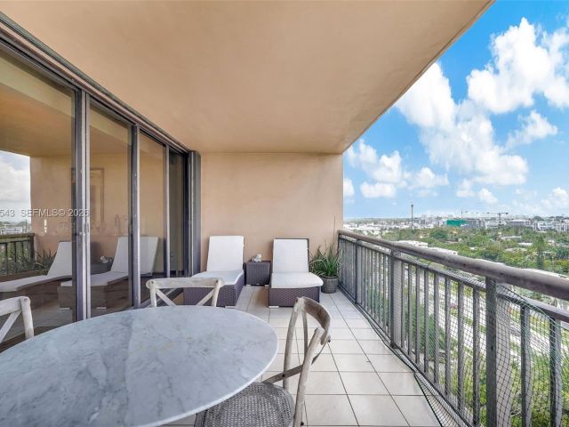 Apartment for sale  Unit #1207 - photo 7520112