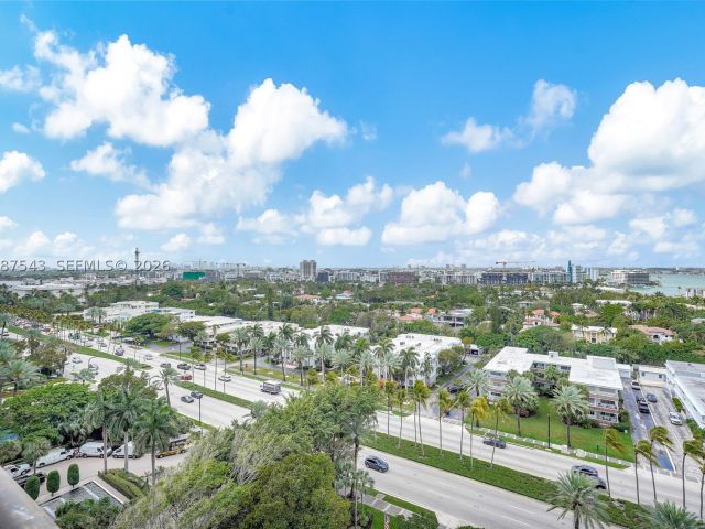 2-bedroom condo for sale in Bal Harbour - 10175 Collins Ave 1207 - MondialRealty
