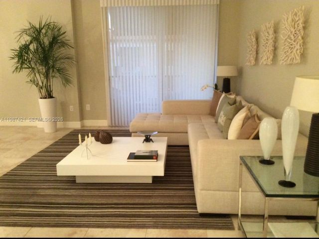 Apartment for rent  Unit #825 - photo 7520309