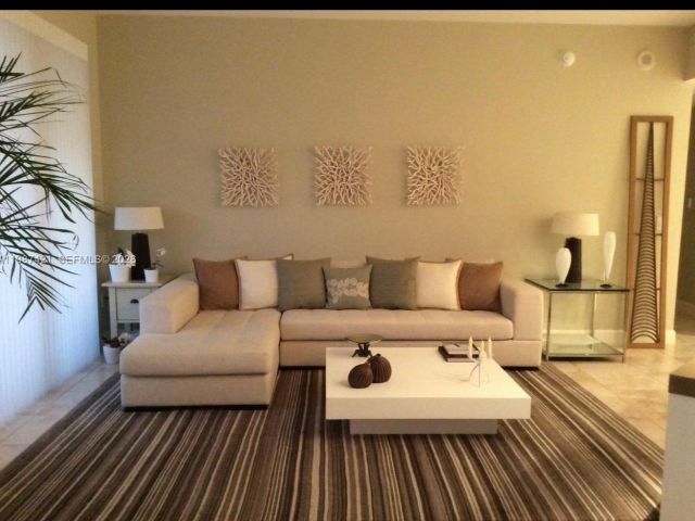 Apartment for rent  Unit #825 - photo 7520310