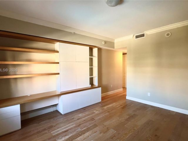 Apartment for rent  Unit #825 - photo 7520317