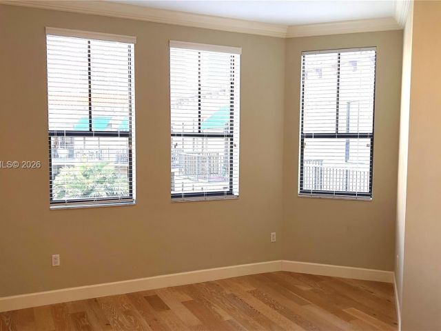 Apartment for rent  Unit #825 - photo 7520326