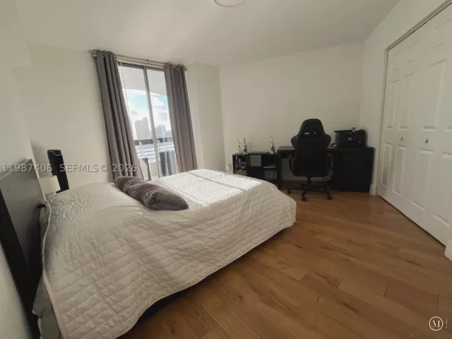 2-bedroom condo for sale in Aventura - 3530 Mystic Pointe Dr 1412 - MondialRealty