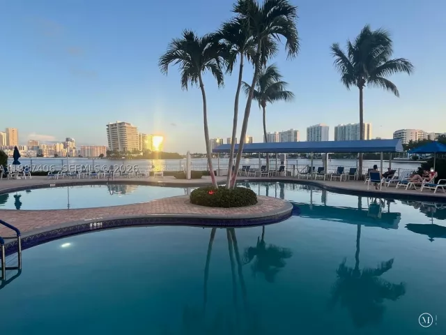 2-bedroom condo for sale in Aventura - 3530 Mystic Pointe Dr 1412 - MondialRealty