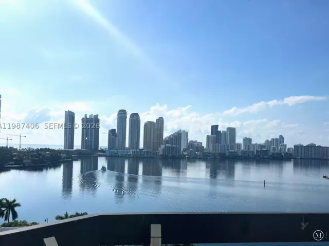 2-bedroom condo for sale in Aventura - 3530 Mystic Pointe Dr 1412 - MondialRealty