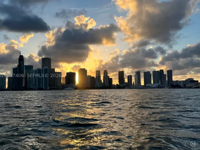 2-bedroom condo for sale in Aventura - 3530 Mystic Pointe Dr 1412 - MondialRealty