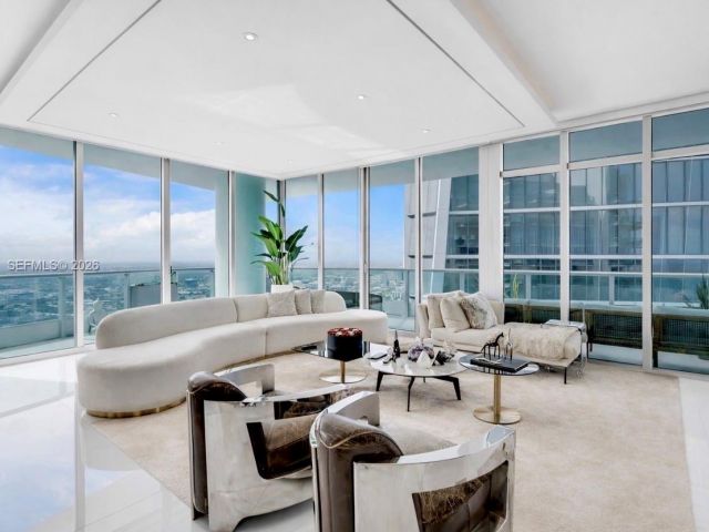 Apartment for sale  Unit #PH6109 - photo 7520411