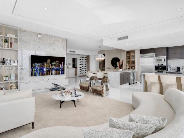 Apartment for sale  Unit #PH6109 - photo 7520413