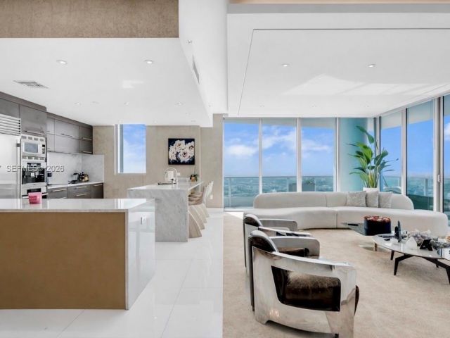 Apartment for sale  Unit #PH6109 - photo 7520418