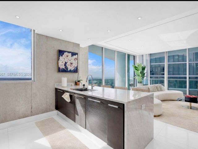 Apartment for sale  Unit #PH6109 - photo 7520419