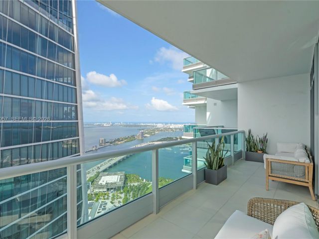 Apartment for sale  Unit #PH6109 - photo 7520424
