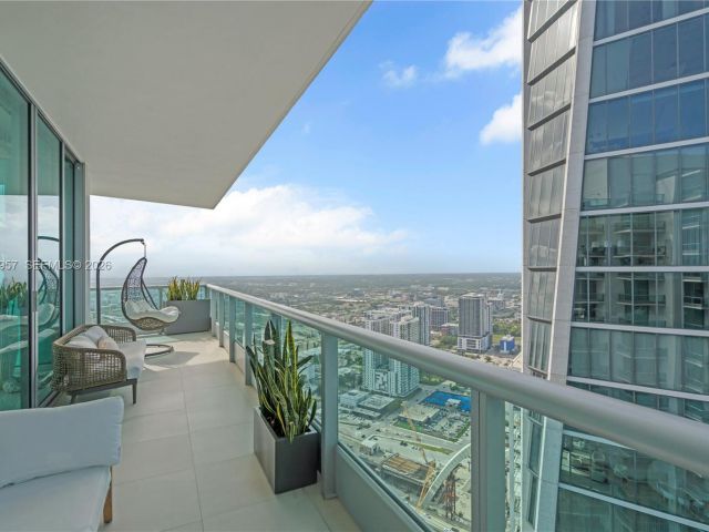 Apartment for sale  Unit #PH6109 - photo 7520426