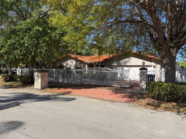 Home for sale at 1220 SW 103rd Ct - photo 7518710