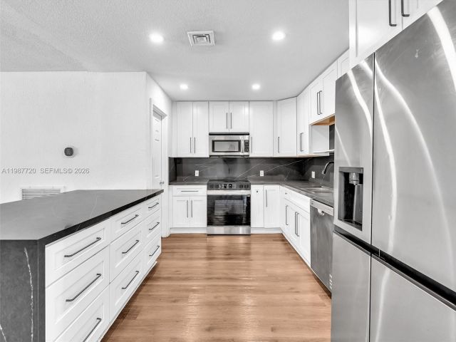 Home for rent at 3193 Taft St - photo 7518912