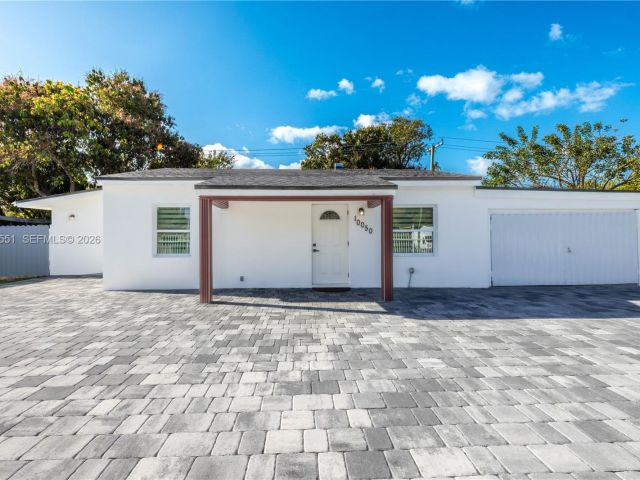 Home for rent at 10050 SW 171st St 10050 - photo 7518611