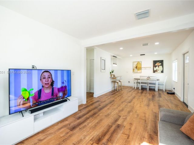 Home for rent at 10050 SW 171st St 10050 - photo 7518615