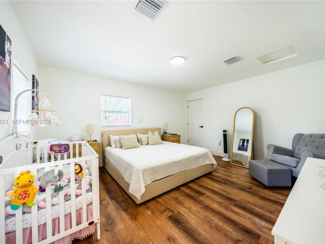 Home for rent at 10050 SW 171st St 10050 - photo 7518622