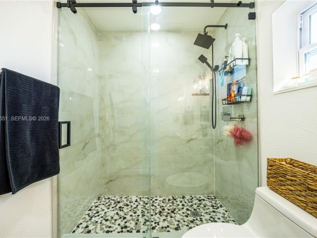 Home for rent at 10050 SW 171st St 10050 - photo 7518629