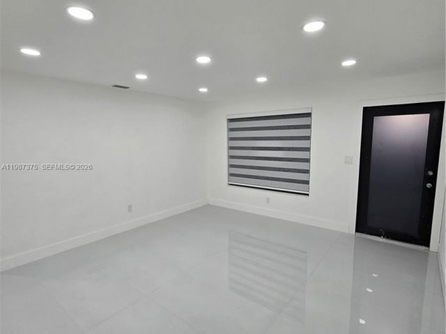 Home for rent at 5551 NW 175th St 1 - photo 7519037