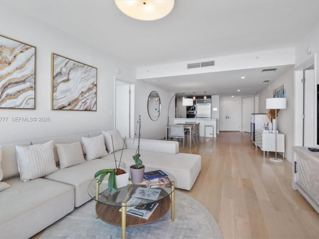 Apartment for sale  Unit #2702 - photo 7526186