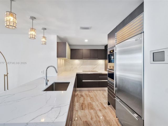 Apartment for sale  Unit #2702 - photo 7526190