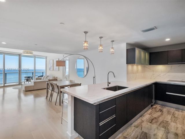 Apartment for sale  Unit #2702 - photo 7526191