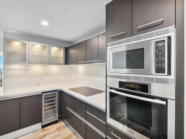 Apartment for sale  Unit #2702 - photo 7526192