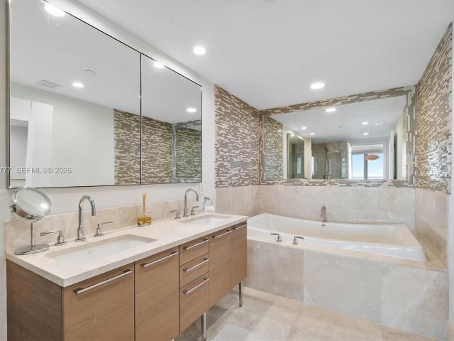 Apartment for sale  Unit #2702 - photo 7526195