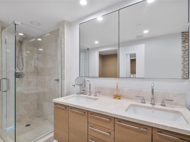 Apartment for sale  Unit #2702 - photo 7526196