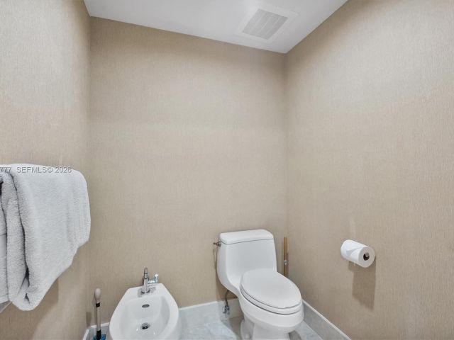 Apartment for sale  Unit #2702 - photo 7526197