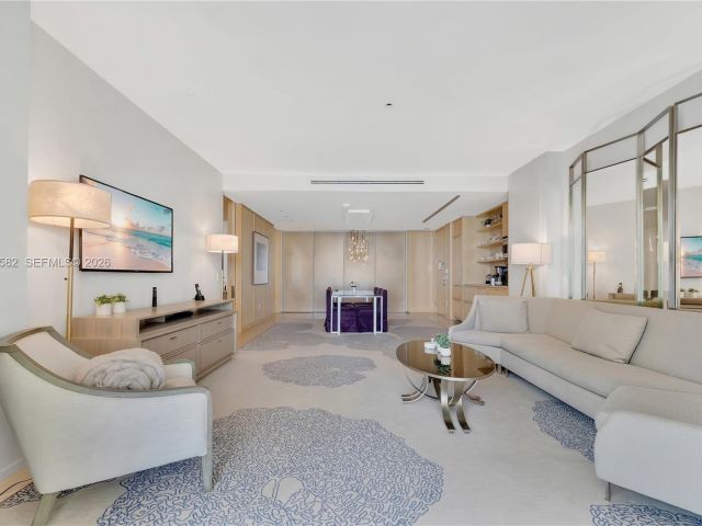 Apartment for rent  Unit #1006 - photo 7520063